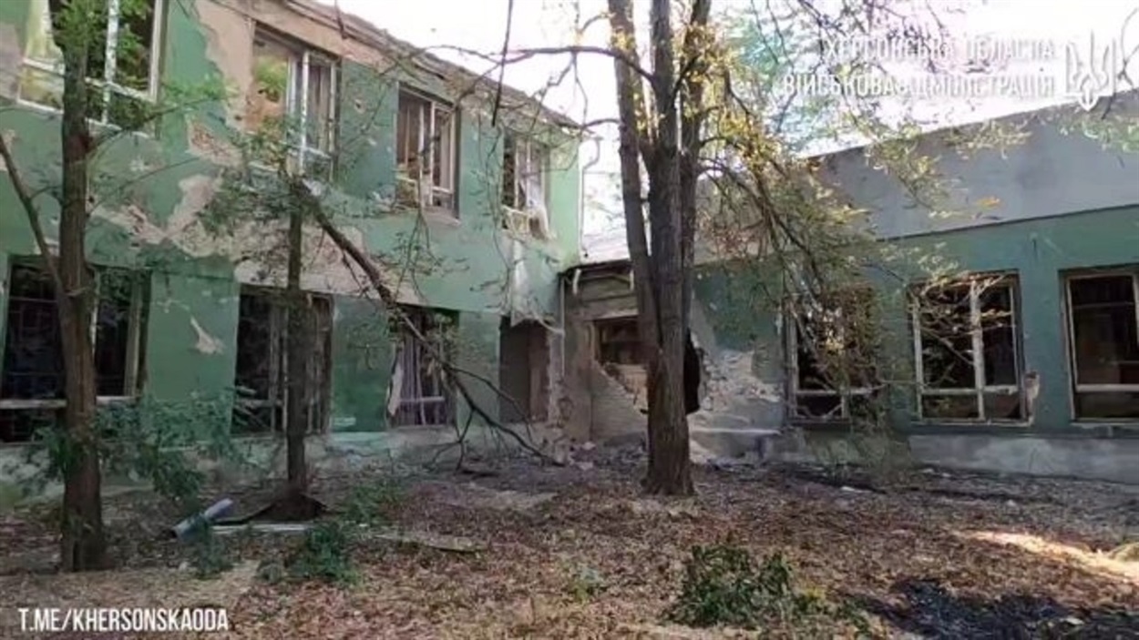 ХДАЕУ після російських обстрілів. Фото: Херсонська ОВА