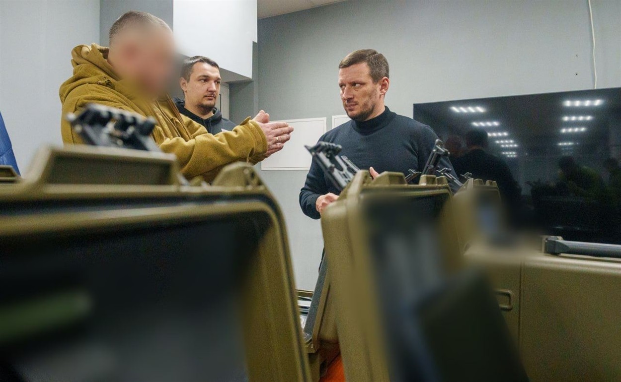 Системи нічного бачення та визначення ворожих позицій для захисників Херсонщини. Фото: Telegram-канал Олександра Прокудіна