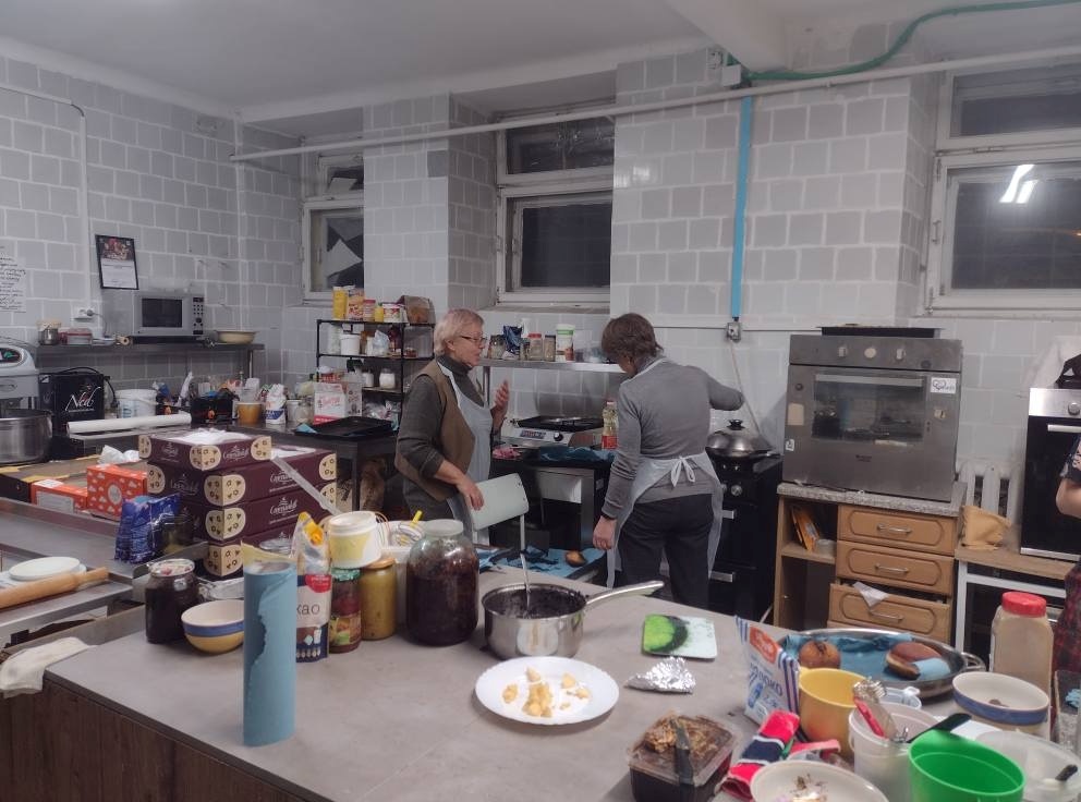 “Львівська волонтерська кухня”. Фото з Фейсбук-сторінки “Львівської волонтерської кухні”