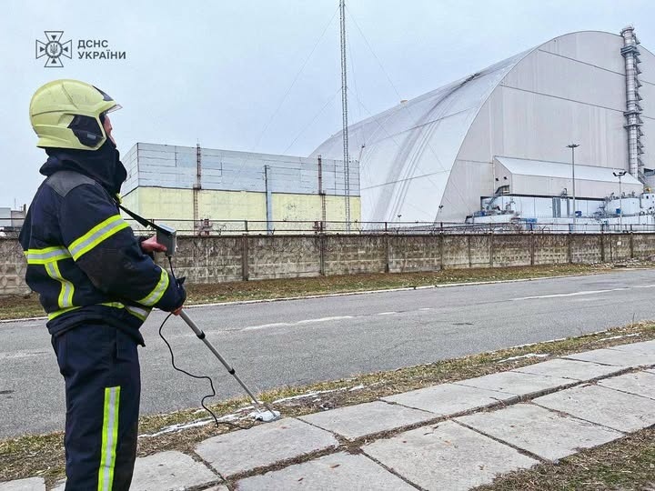 Рівень радіації постійно заміряють фахівці ДСНС, 14.02.2025. Фото: ДСНС України
