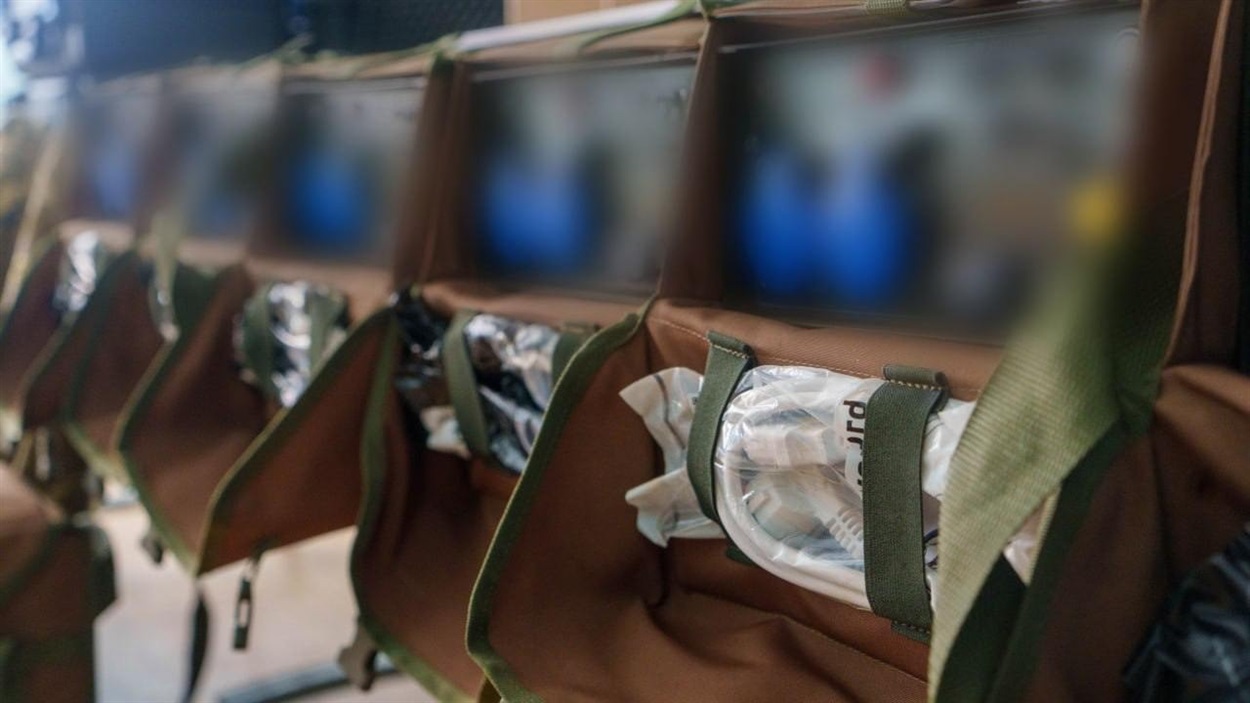 Оборонцям Херсонщини передано сім сучасних систем раннього виявлення ворожих безпілотників. Фото: Телеграм-канал Олександра Прокудіна
