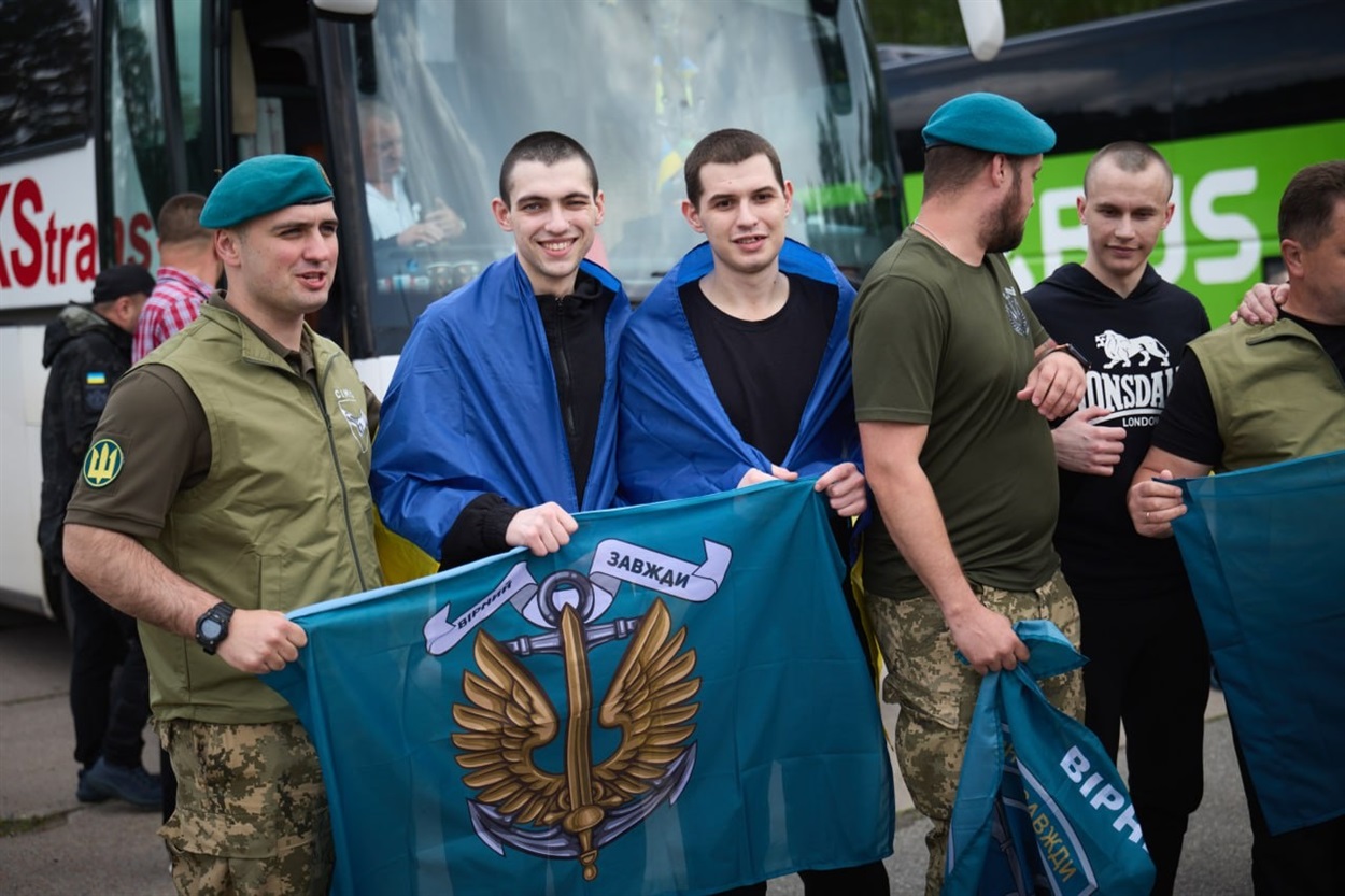 Повернення українських військовополонених. Фото: Телеграм-канал Zelenskiy/Оfficial
