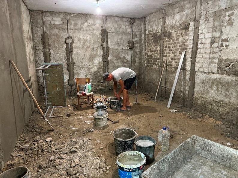 Ремонтні роботи в одному з укриттів освітнього закладу. Суспільне Херсон