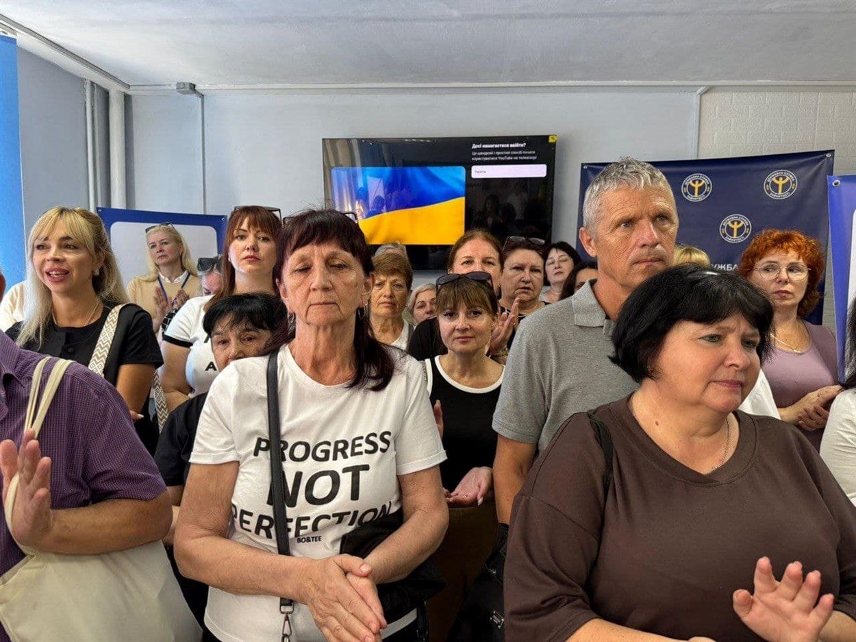 На відкриття Центру завітали ВПО з Херсонщини. Фото: Львівська ОДА