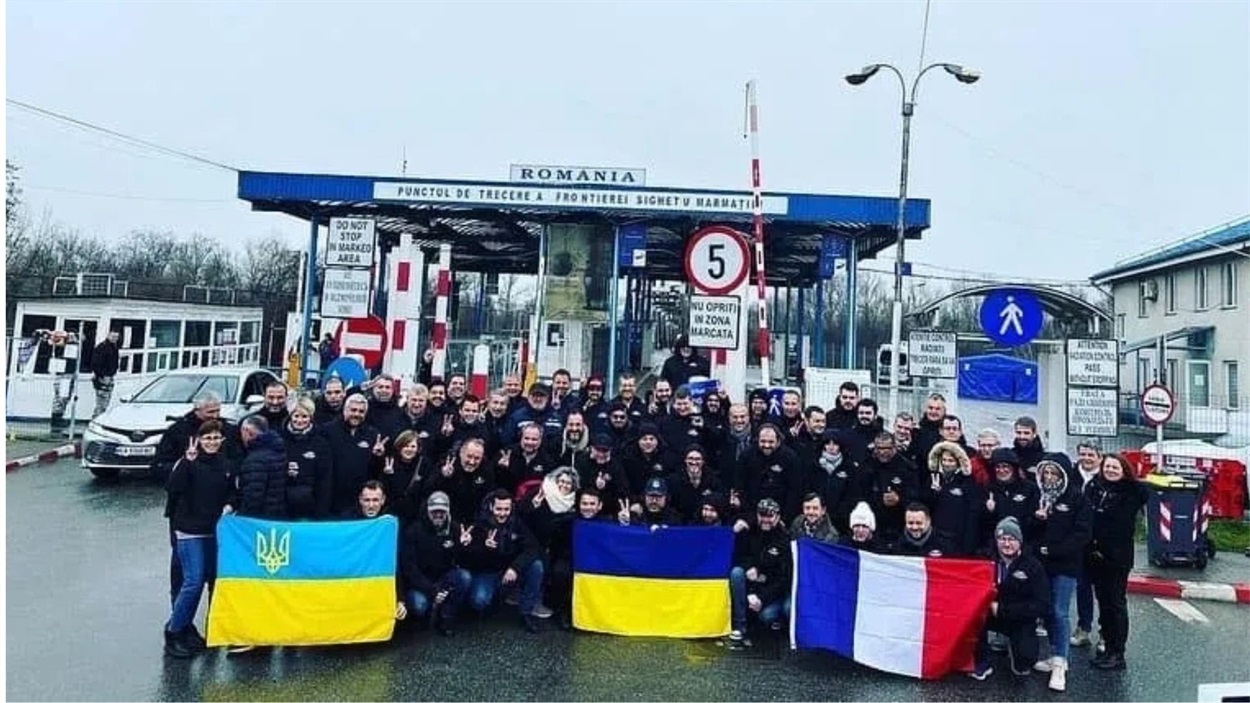 Команда з 40 волонтерів ONG Caradja-Cantacuzino, які у перші дні війни зустрічали українських біженців на кордоні. Фото: ongcc.ro 