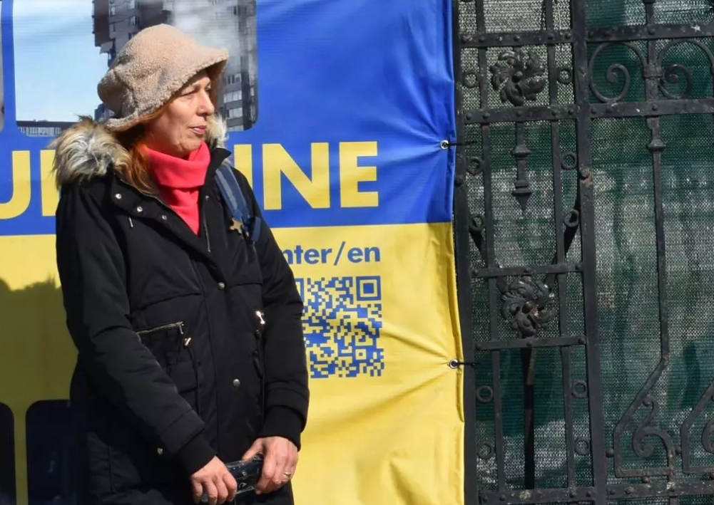 Румунська принцеса Бріанна Караджа на українському мітингу. Бухарест, Румунія, 23 лютого 2025 року