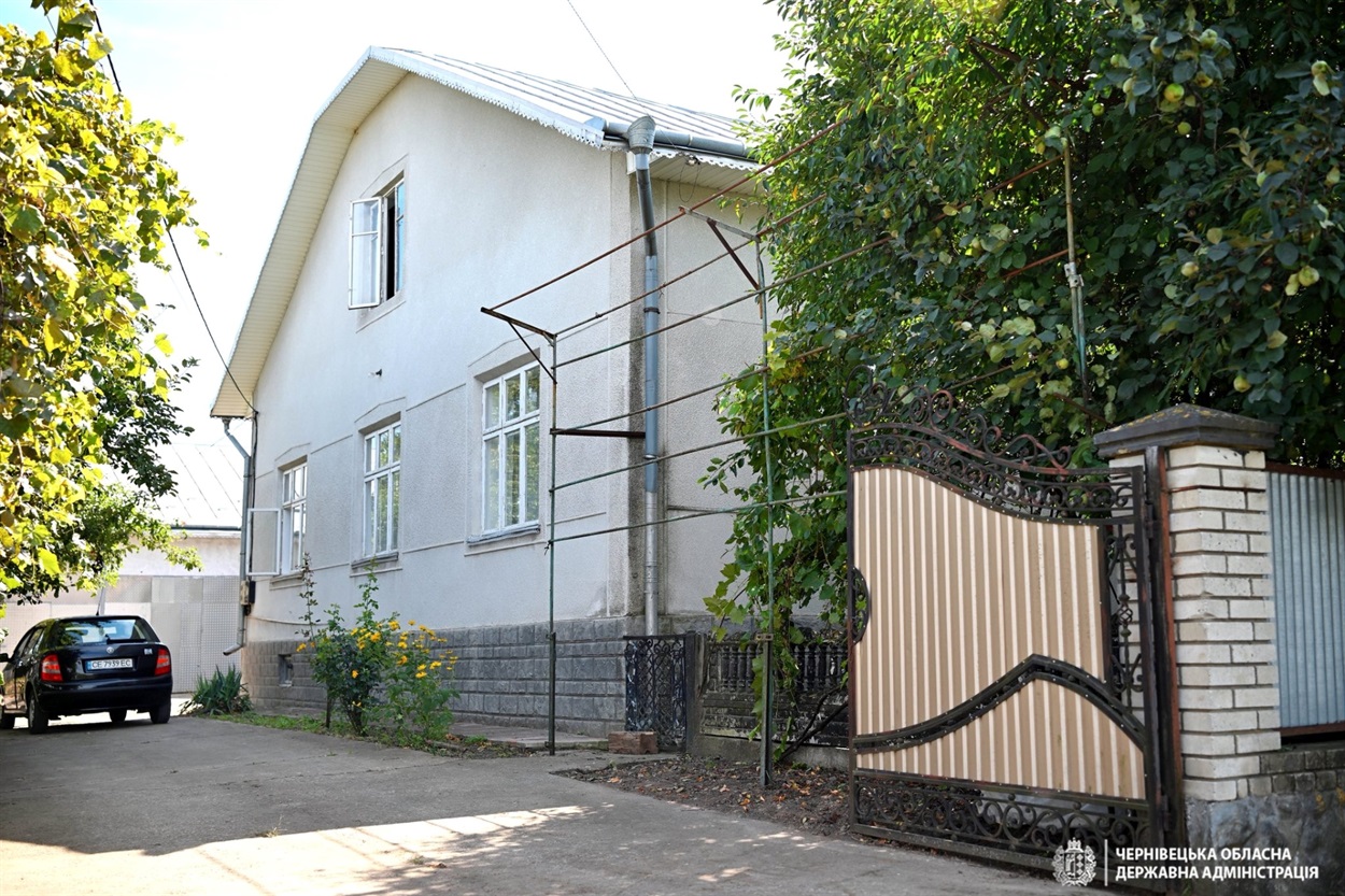 Дитячий будинок сімейного типу з Олешок отримав житло у Кіцманській громаді Чернівецької області. Фото: Фейсбук-сторінка Чернівецької ОВА