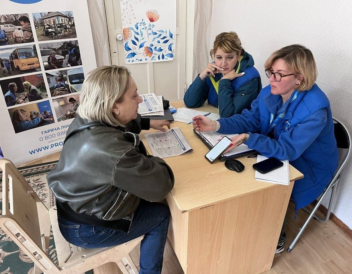 Надання правової допомоги в гумцентрі “Вільні Разом” у Кривому Розі. Фото: Телеграм-канал “Вільні Разом” у Кривому Розі