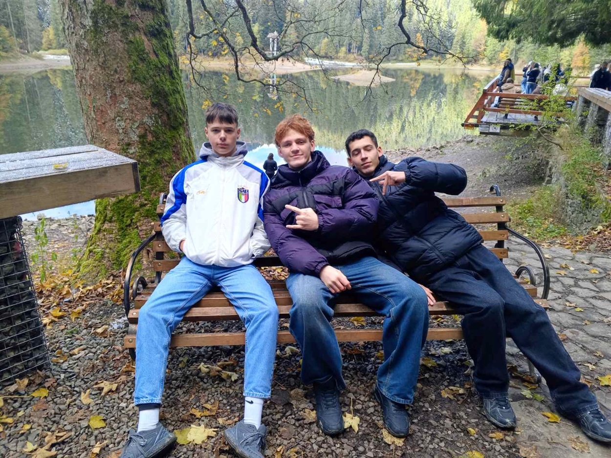 На фото ліворуч — Максим Петренко. Фото з особистого архіву Максима Петренка