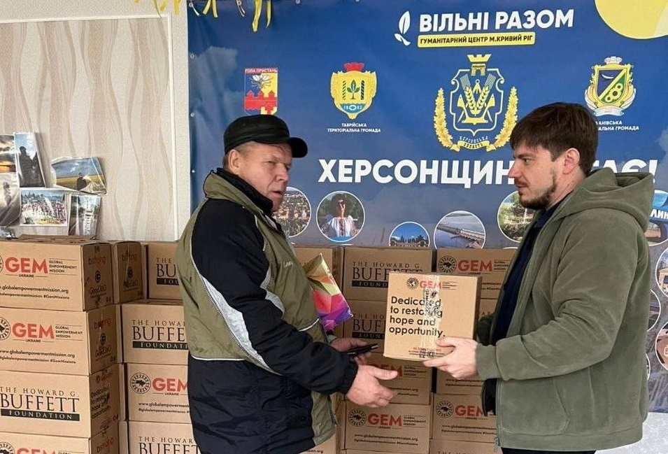 Гуманітарна допомога ВПО від Global Empowerment Mission. Фото: ГЦ “Вільні разом” у Кривому Розі