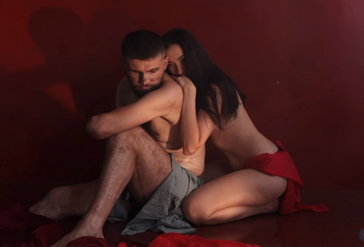 Захар разом з дружиною знялися для проєкту «Скульптурний».