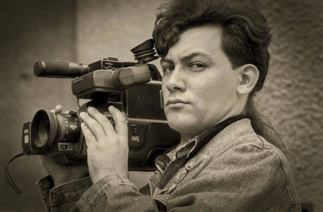 Геннадій Осьмак у 90-ті, робота на у телерадіокомпанії “Візит” (Генічеськ). Facebook друзів Геннадія