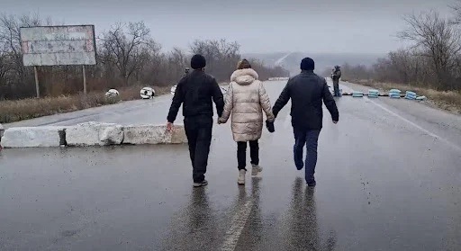 Депортація українців через блок-пост у Василівці , скріншот з росТБ