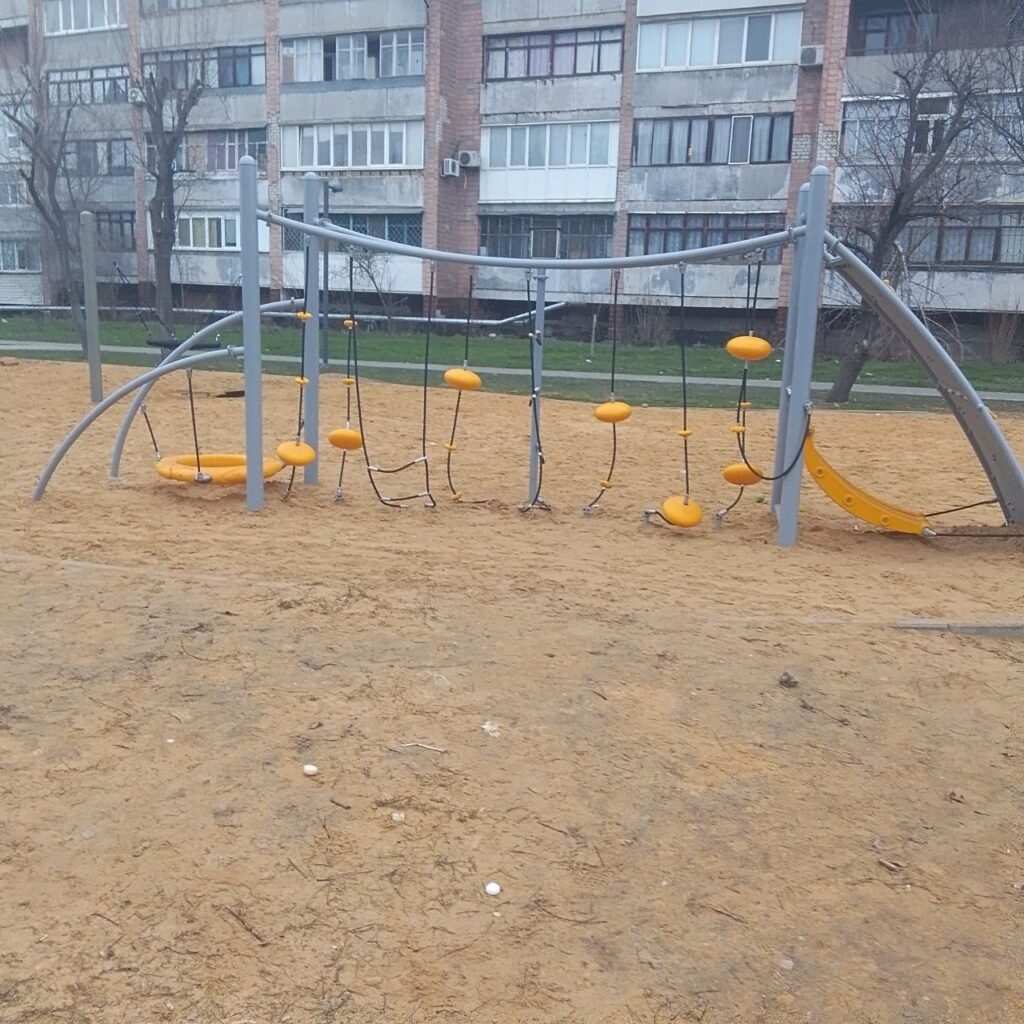 Екологічна загроза в Луганську: аварійний колектор заливає житлові райони