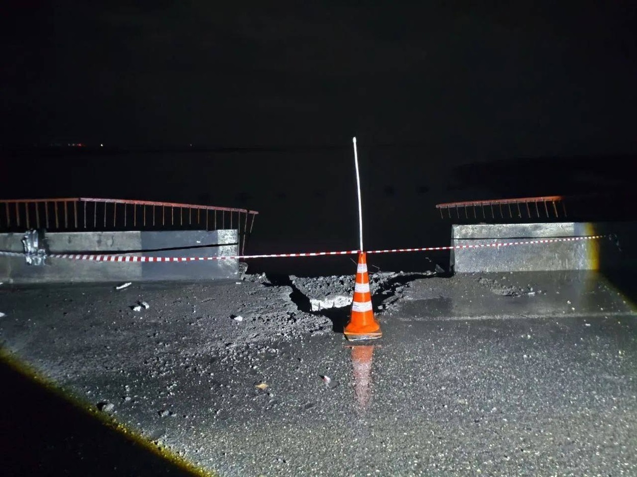 Пошкоджений міст через Чонгарську протоку. Фото з окупаційних джерел