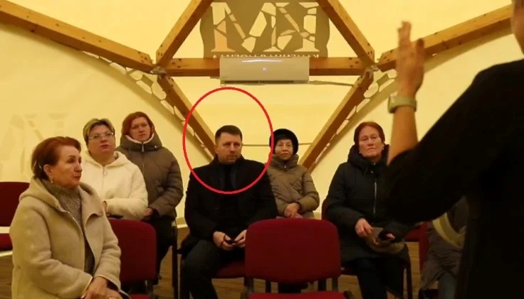 Ярослав Михайлов (обведений червоним). Скрин з сюжету окупантів