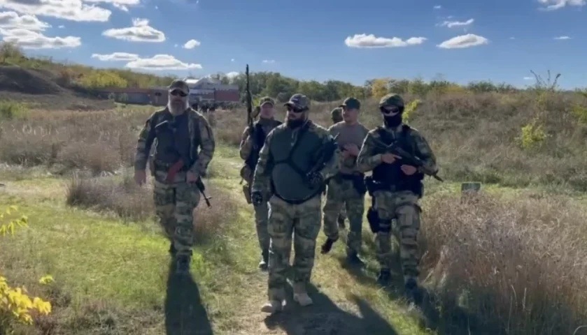 Військові на території заповідника. Скрин з сюжету пропагандистів