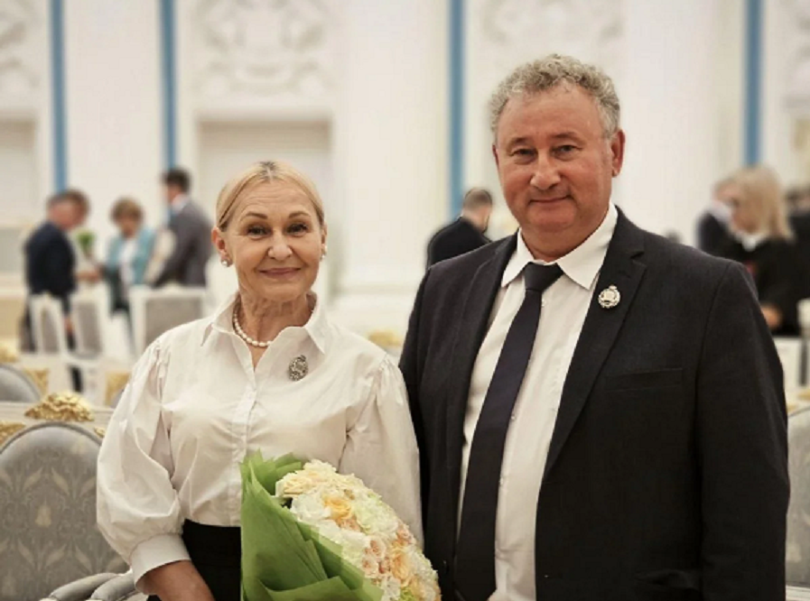 Народну артистку України Ружену Рубльову, яка втікла разом із росіянами на лівобережжя Херсонщини нагородили званням “Заслужений діяч мистецтв Російської Федерації”. Разом з нею таке ж звання отримав і ексдиректор Херсонського обласного КП “Кіновідеопрокат” Євген Максимов.