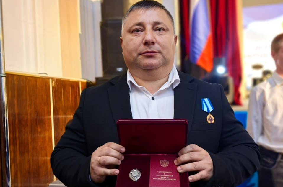 Так званий “міністр культури” окупованої території Артем Лагойський заявив, що нагорода є “визнанням внеску Гамаюнова у розвиток театрального мистецтва та прикладом підтримки діячів культури з боку російської влади”. 2025 рік. Фото з окупаційних соцмереж