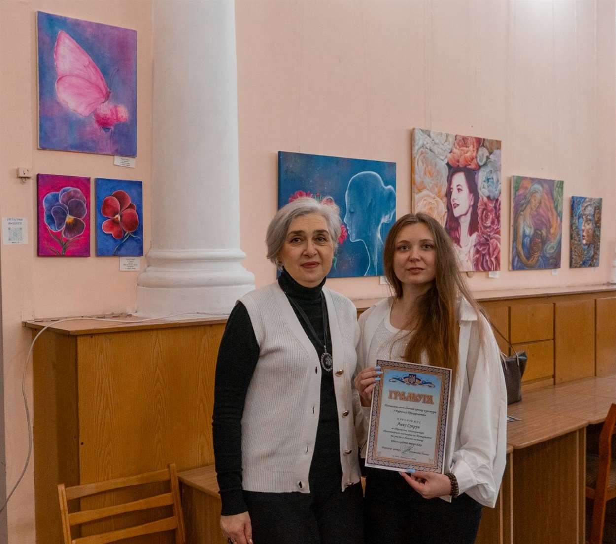 Учасниці виставки “Великодній вернісаж”. Фото: Департамент реалізації гуманітарної політики ХОДА