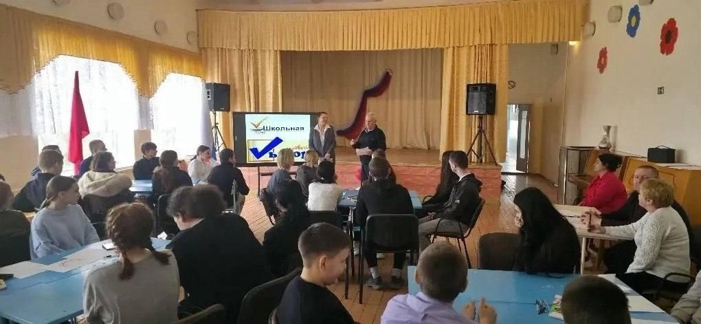 “Тренувальні вибори” в одній зі шкіл так званого Каланчацького муніципального округу. Фото: окупаційні соцмережі