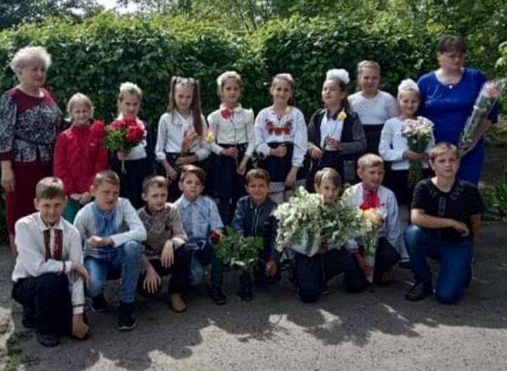 Любов Іконнікова разом зі своїми учнями. Фото з особистого архіву Любові Іконнікової