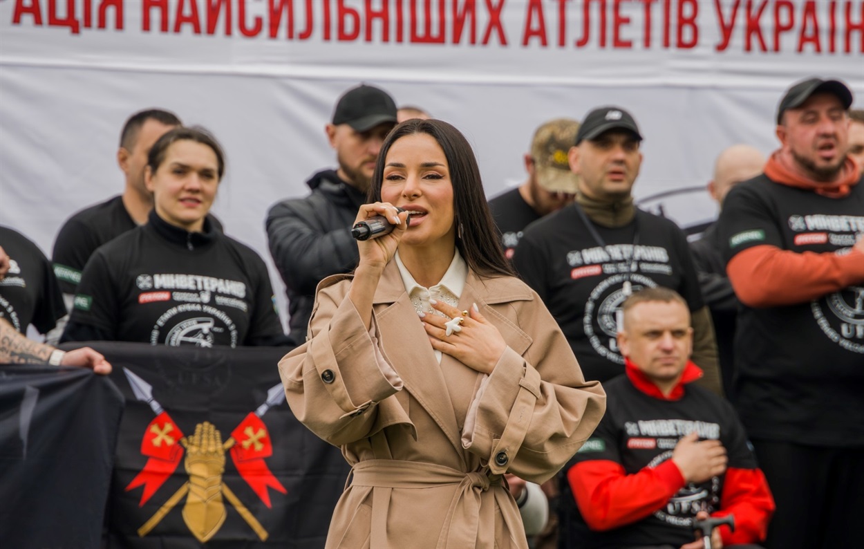 Державний Гімн України виконує Злата Огнєвіч. Вишневе, квітень 2026 Вишнева МТГ Інфо / Facebook