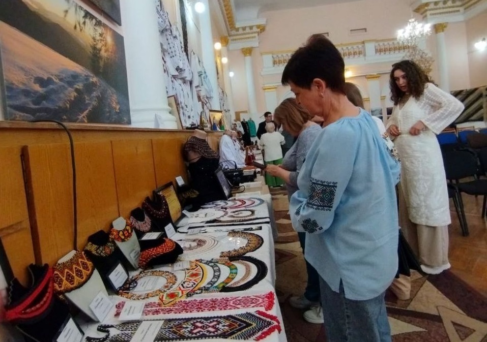Виставка творів народного мистецтва. Фото: Херсонська ОДА