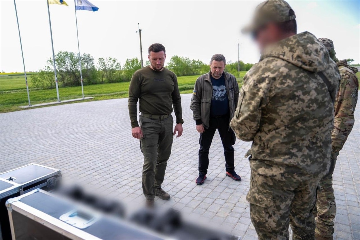 Спецпідрозділ морської піхоти, який стоїть на захисті Херсонщини, отримав два комплекси ударних далекобійних БпЛА. Фото: Телеграм-канал Олександр Прокудін