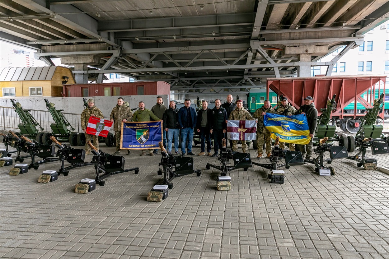 Для ЗСУ закупили 10 гранатометів, 10 мінометів та 10 сучасних прицілів для стрільби із закритих позицій. Фото: Укрзалізниця / Facebook 