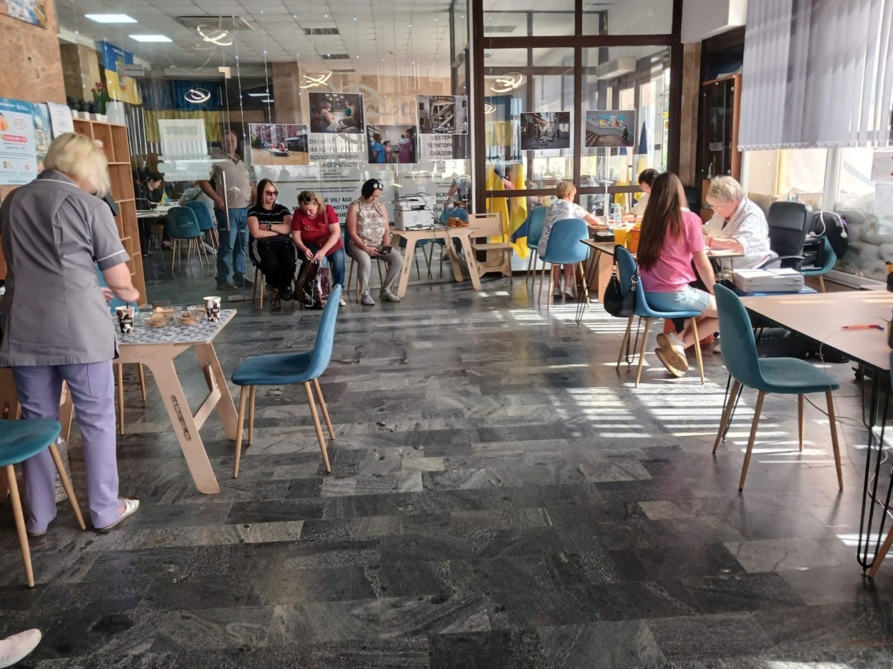 У Миколаєві відбулася донорська акція для ВПО з Херсонщини. Фото: Херсонська ОВА / Facebook