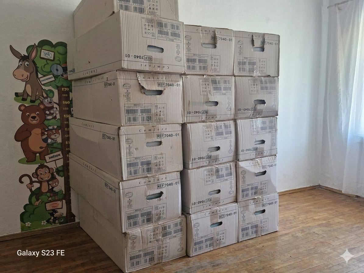 Засоби гігієни для жінок та дітей. Фото: Гуманітарний центр допомоги херсонцям “Вільні разом” у місті Миколаїв